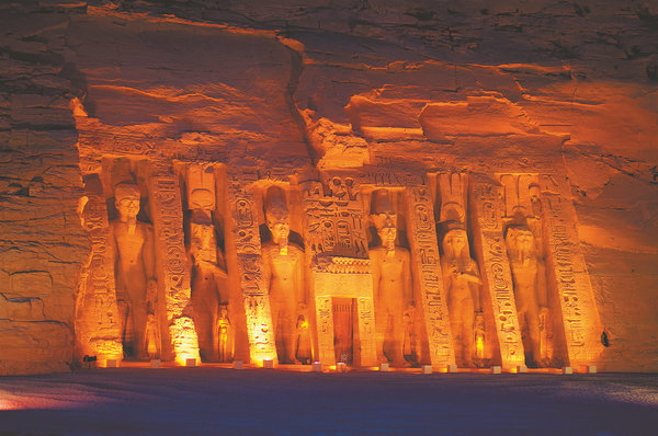 Chinese tourists experience ancient Egypt coming to life(图2) Chinese tourists experience ancient Egypt coming to life(图2)