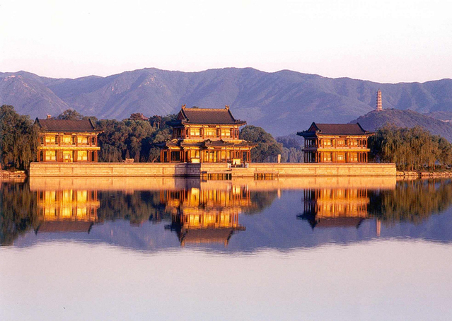 Kunming Lake Area Pavilion of Bright Scenery (Jingming Lou)