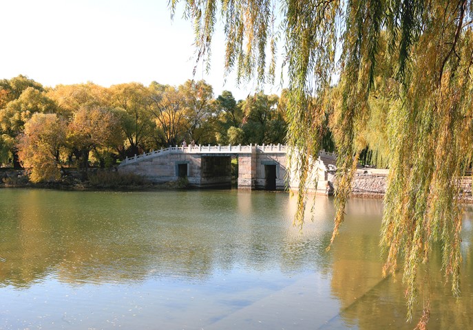 41f8fdeee9c74012965f28c6ccd19fc5.jpg Kunming Lake Area West Causeway(Xidi)(图7)