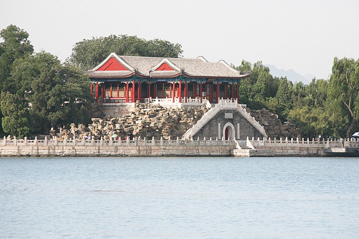 Kunming Lake Area Hall of Embracing the Universe (Hanxu Tang)